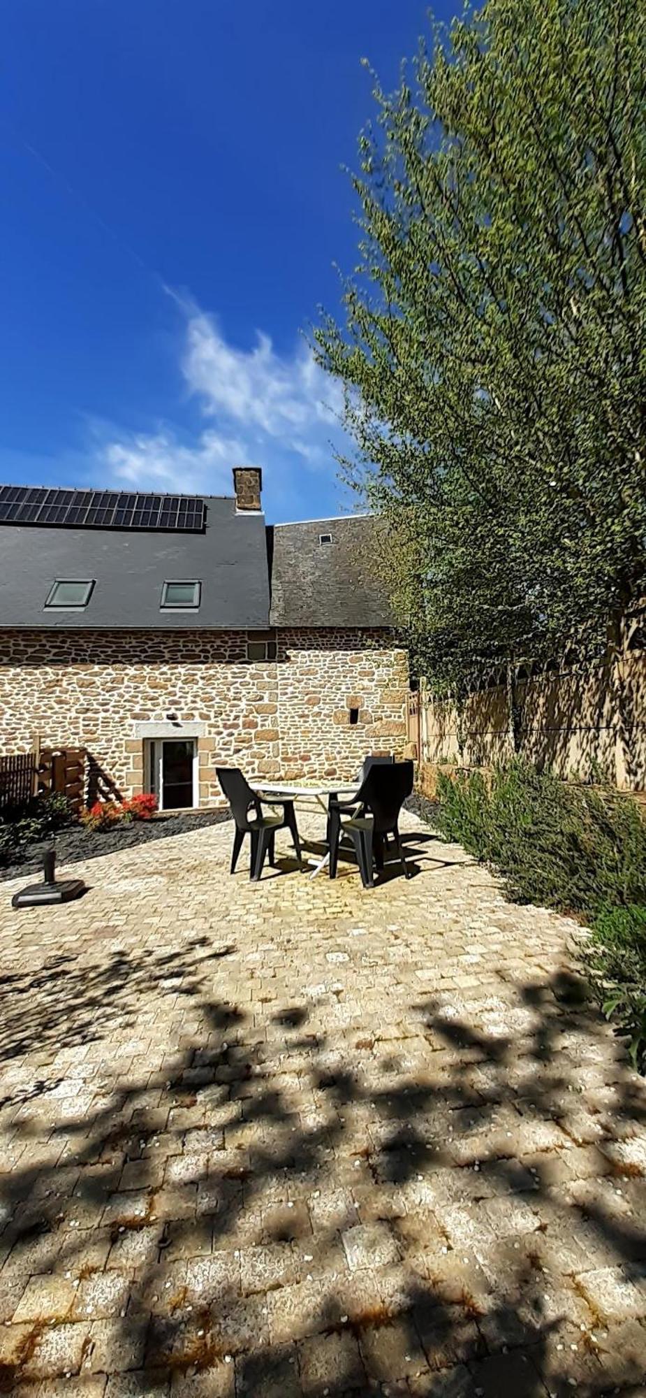 Au Lutin Pommé - Maison de vacances Bretagne Mellé Exterior foto